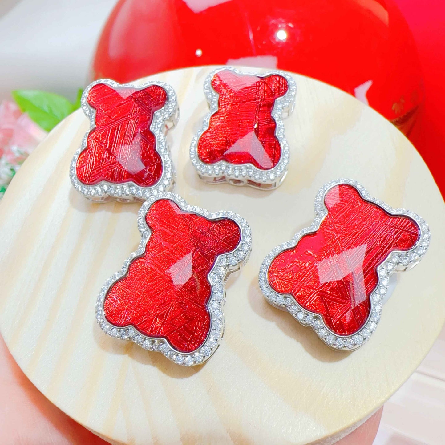 紅天鐵熊仔盒子