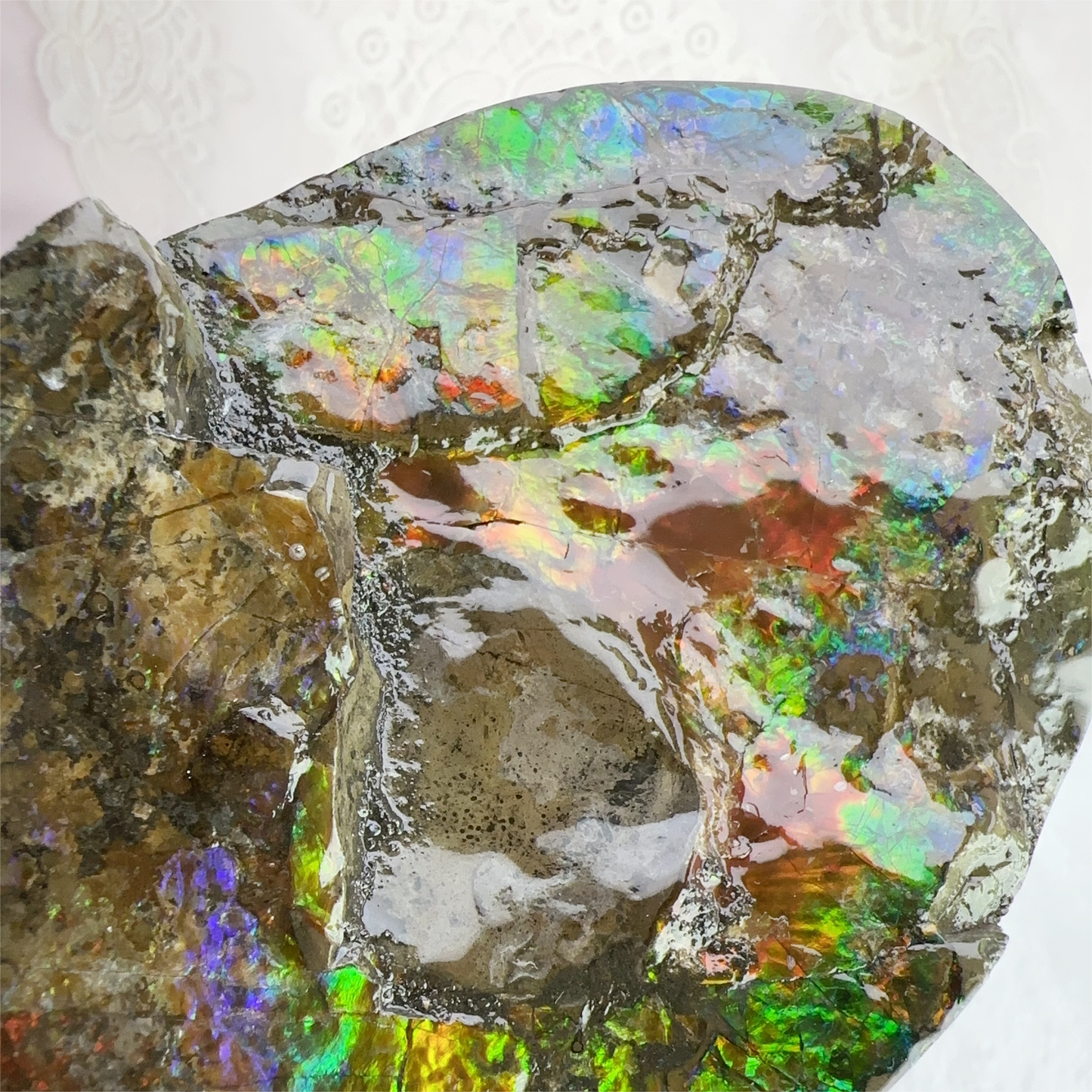 水晶斑彩石擺件